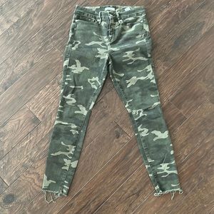 Good American -Good Legs High Waisted Skinny Camo Jeans